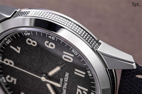 Up Close: Patek Philippe Calatrava Ref. 5226G .